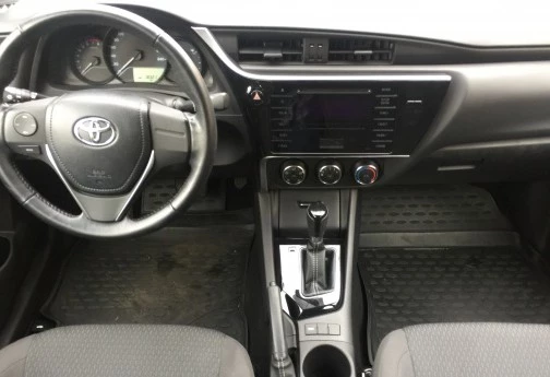 Аренда toyota corolla стандарт класса 2017 года в городе Москва от 3300 руб./сутки, передний привод, двигатель: бензин, объем 1.6 литров, каско (Мультидрайв), ОСАГО (Мультидрайв), без водителя, недорого, вид 3 - RentRide