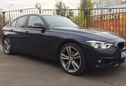 Аренда bmw 3-serii стандарт класса 2017 года в городе Москва Проспект Вернадского от 4800 руб./сутки, задний привод, двигатель: бензин, объем 1.5 литров, каско (Мультидрайв), ОСАГО (Мультидрайв), без водителя, недорого, вид 5 - RentRide
