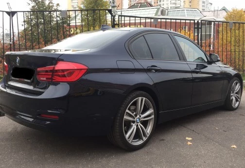 Аренда bmw 3-serii стандарт класса 2017 года в городе Москва Проспект Вернадского от 4800 руб./сутки, задний привод, двигатель: бензин, объем 1.5 литров, каско (Мультидрайв), ОСАГО (Мультидрайв), без водителя, недорого, вид 4 - RentRide