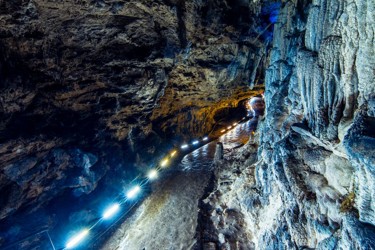 Большая Азишская пещера для туристов