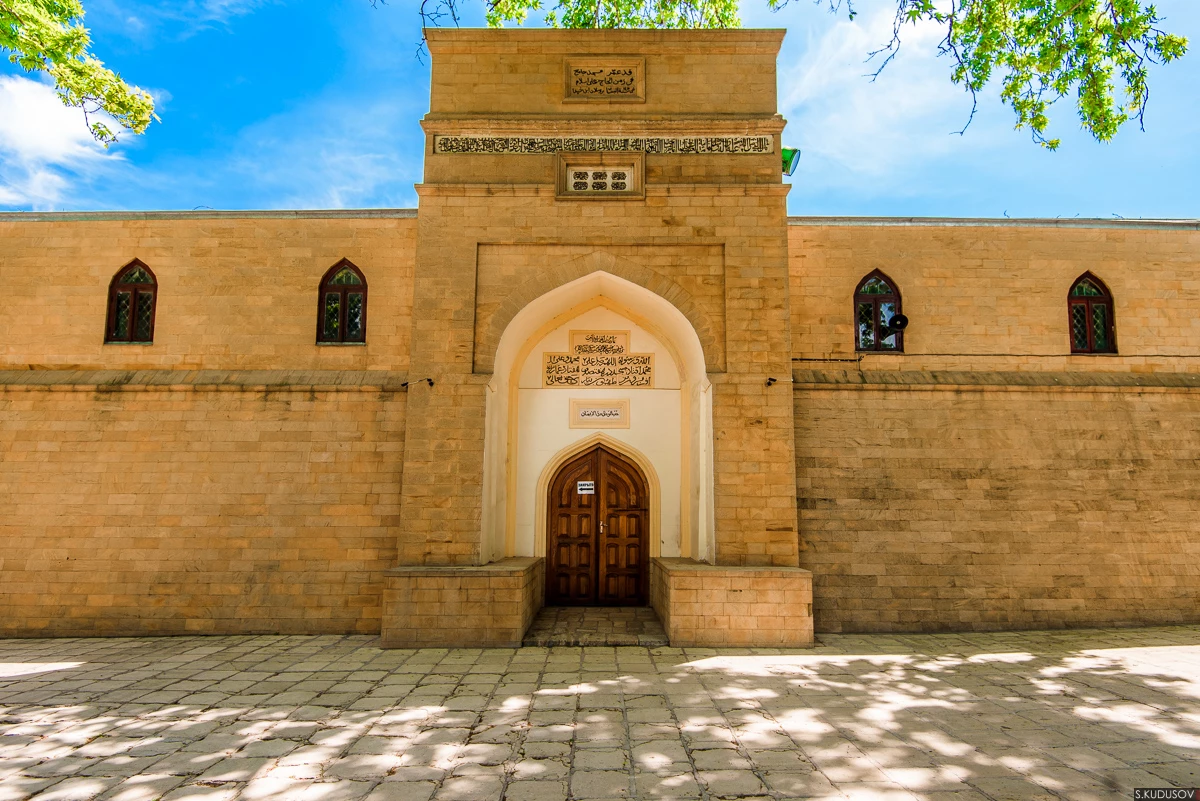 Дербентская Джума-мечеть для туристов