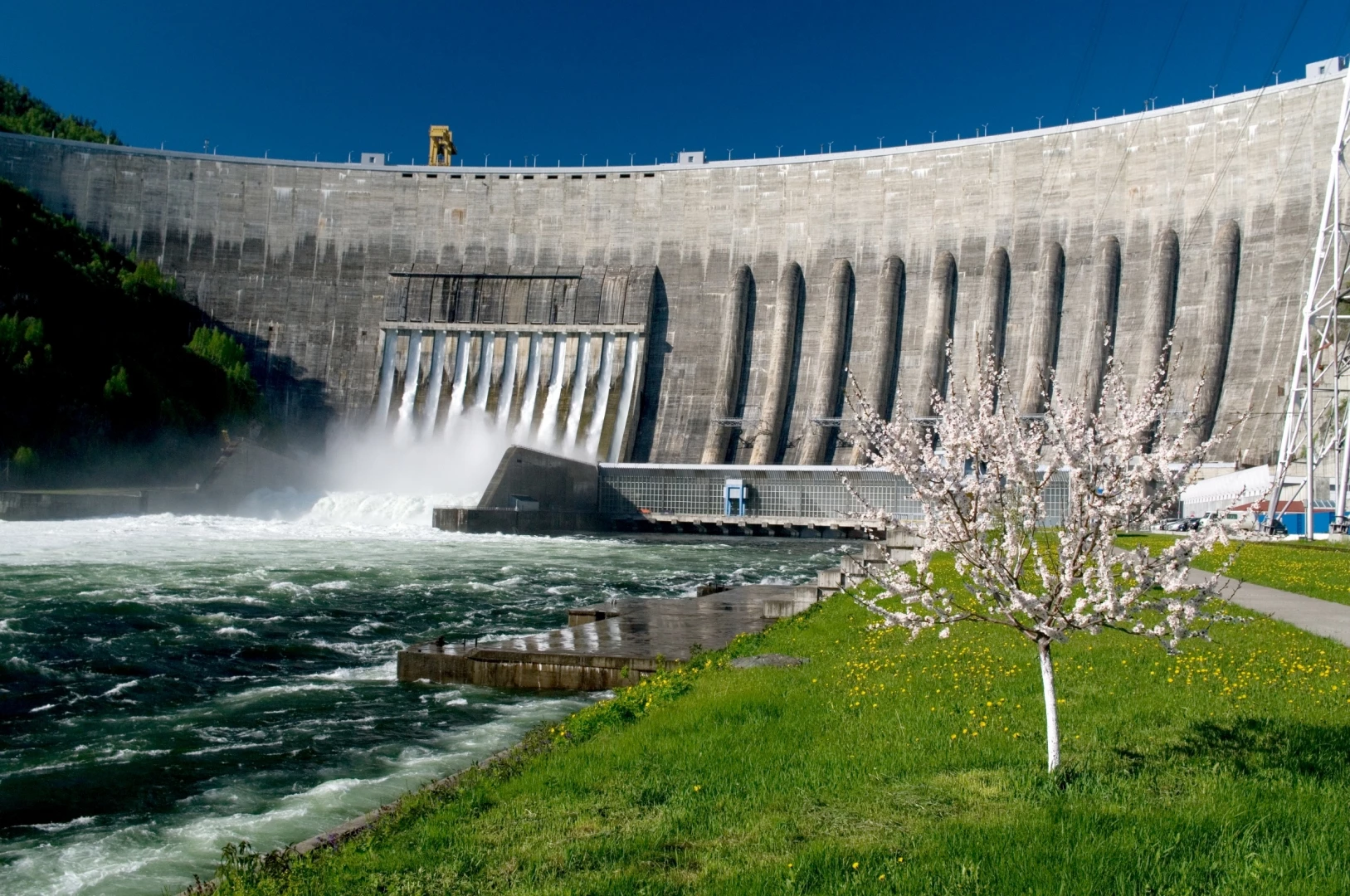 Саяно-Шушенская ГЭС для туристов