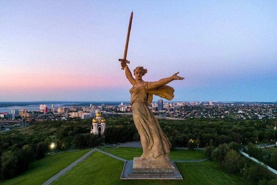 Памятник «Родина – мать зовет!» в Волгограде