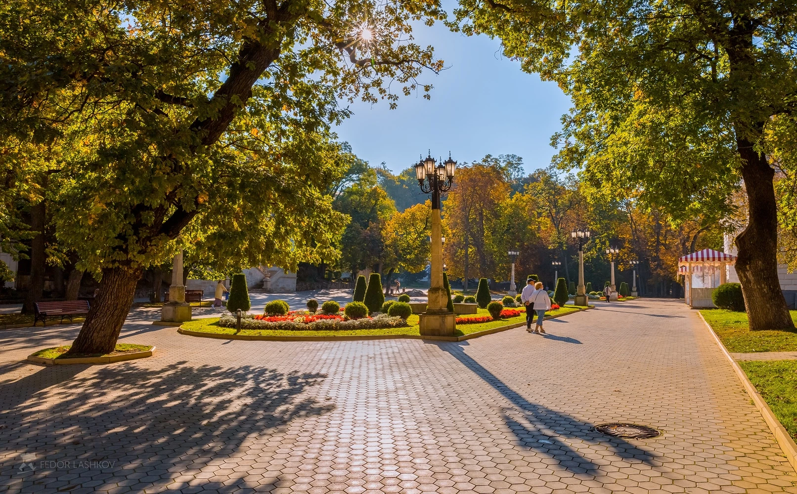 Нижний парк в Кисловодске для туристов